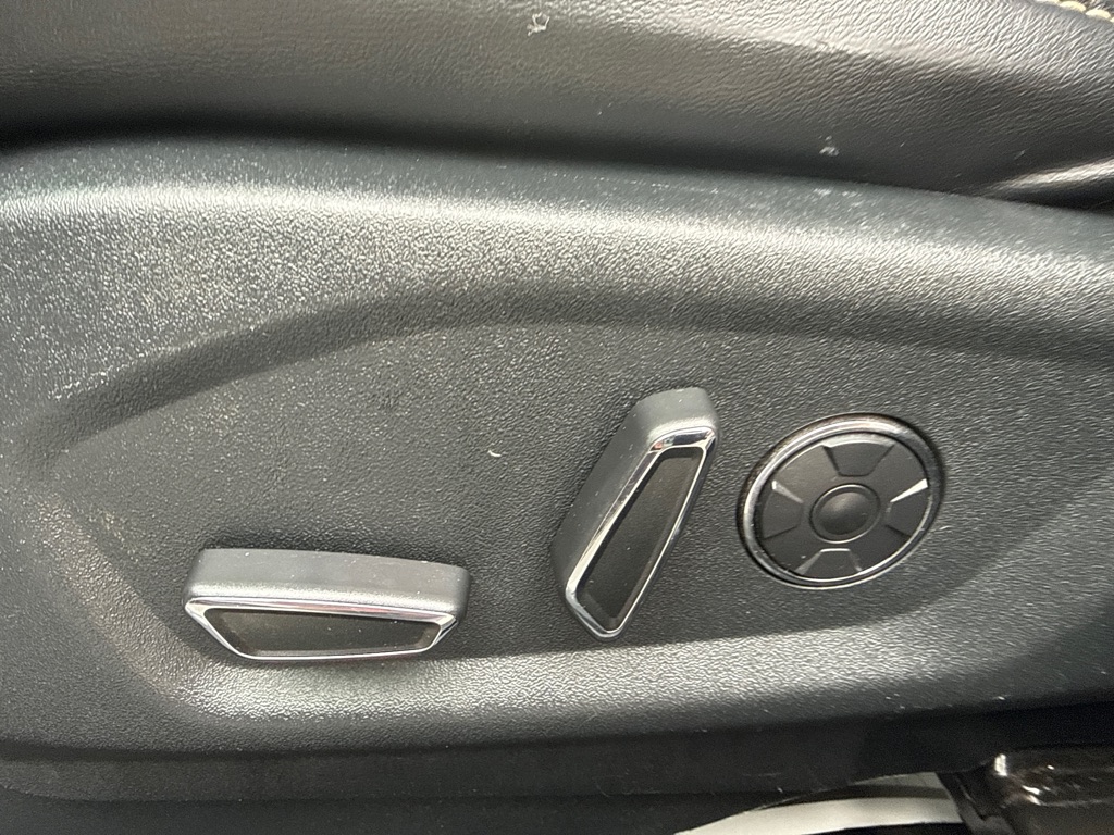 Photo 7 of this FORD EXPLORER