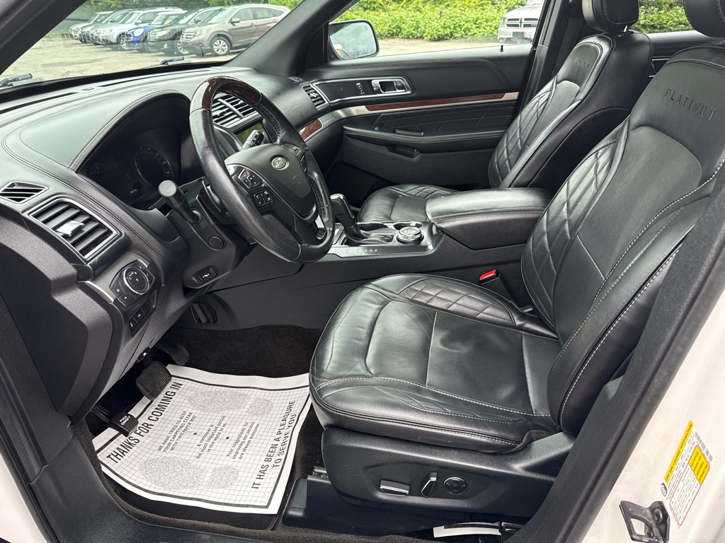 Photo 5 of this FORD EXPLORER