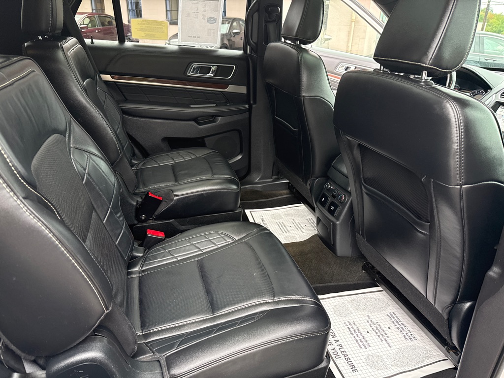 Photo 33 of this FORD EXPLORER