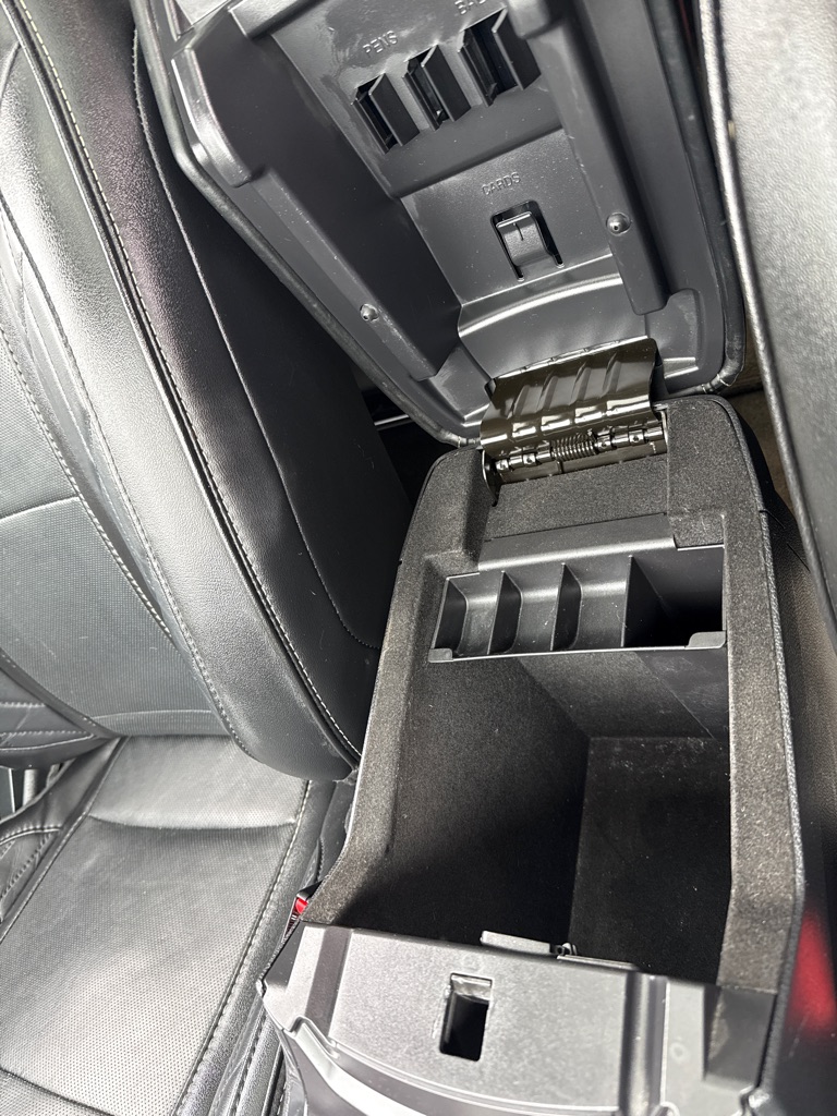 Photo 23 of this FORD EXPLORER
