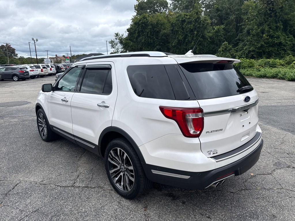 Photo 4 of this FORD EXPLORER