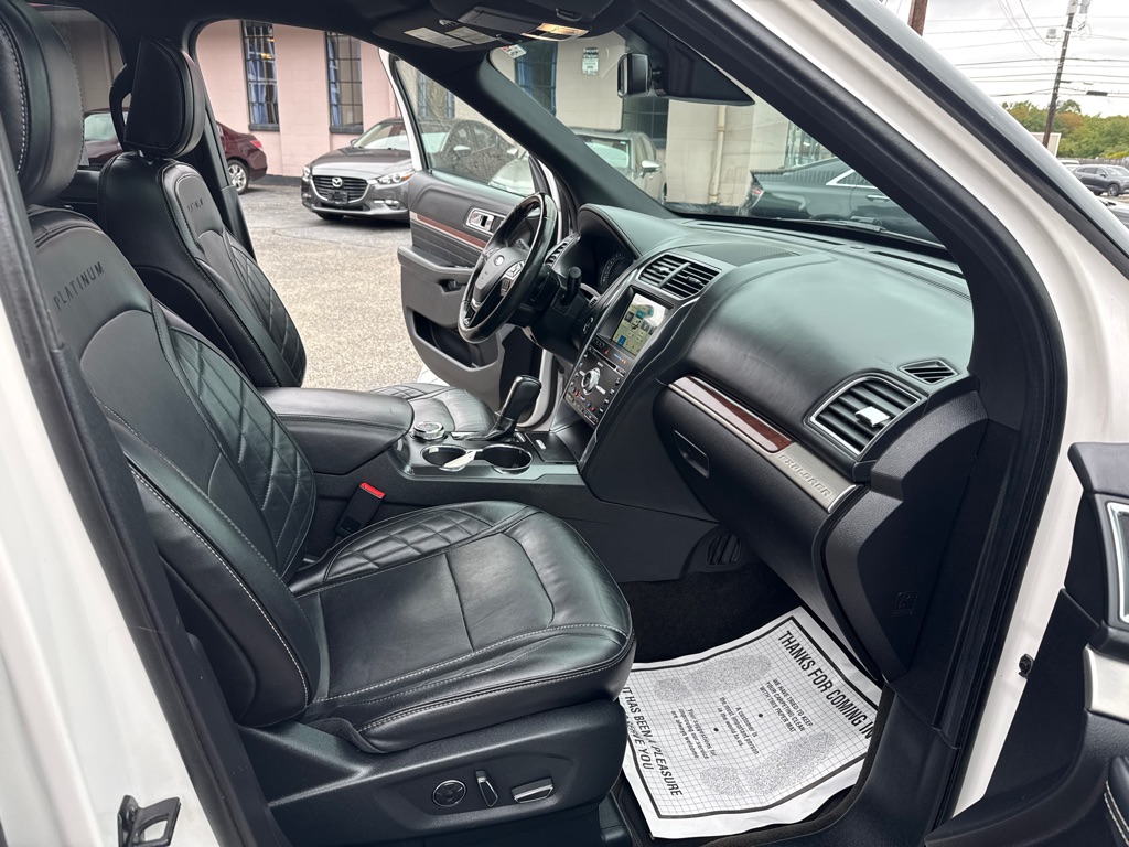 Photo 39 of this FORD EXPLORER