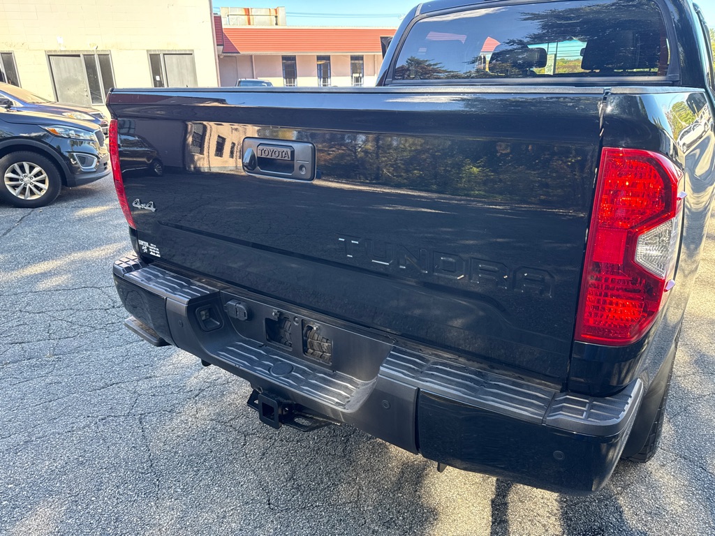 Photo 32 of this TOYOTA TUNDRA
