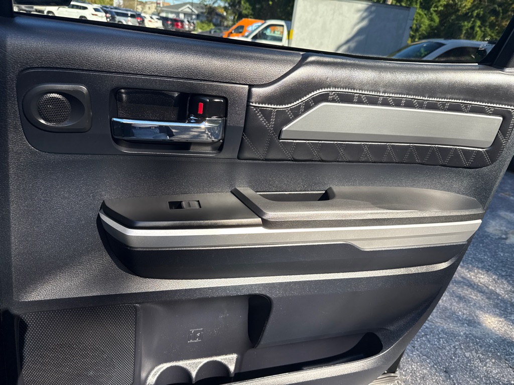 Photo 34 of this TOYOTA TUNDRA