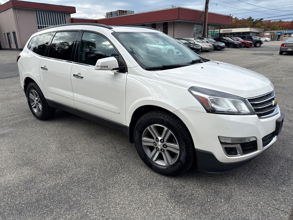 Photo 2 of this CHEVROLET TRAVERSE 2LT