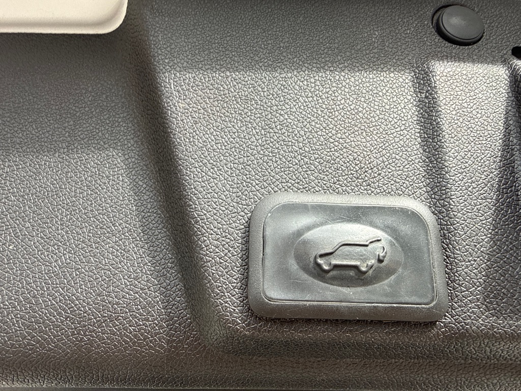 Photo 32 of this CHEVROLET TRAVERSE 2LT