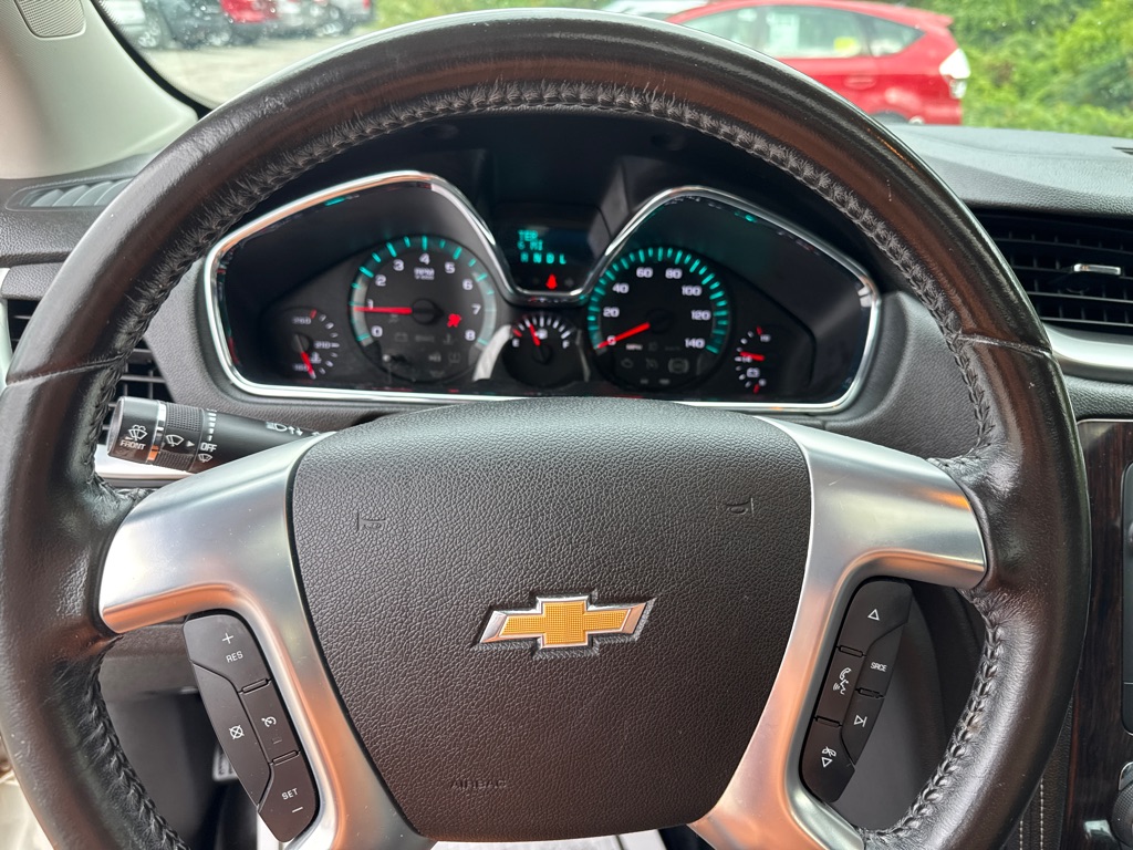 Photo 11 of this CHEVROLET TRAVERSE 2LT