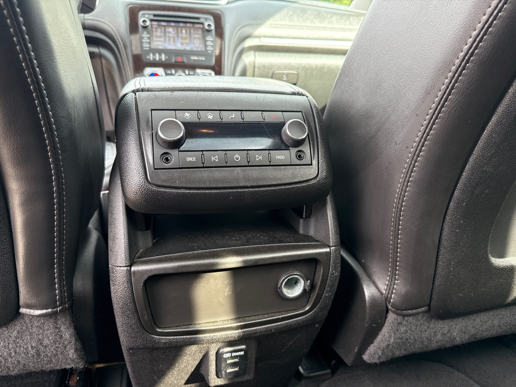 Photo 27 of this CHEVROLET TRAVERSE 2LT