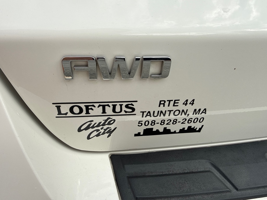 Photo 5 of this CHEVROLET TRAVERSE 2LT
