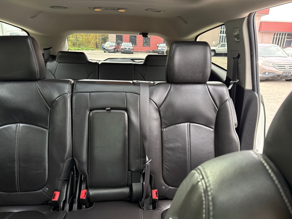 Photo 25 of this CHEVROLET TRAVERSE 2LT