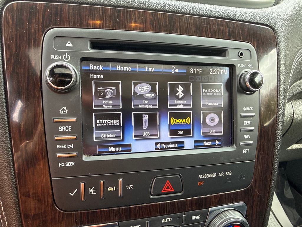 Photo 17 of this CHEVROLET TRAVERSE 2LT