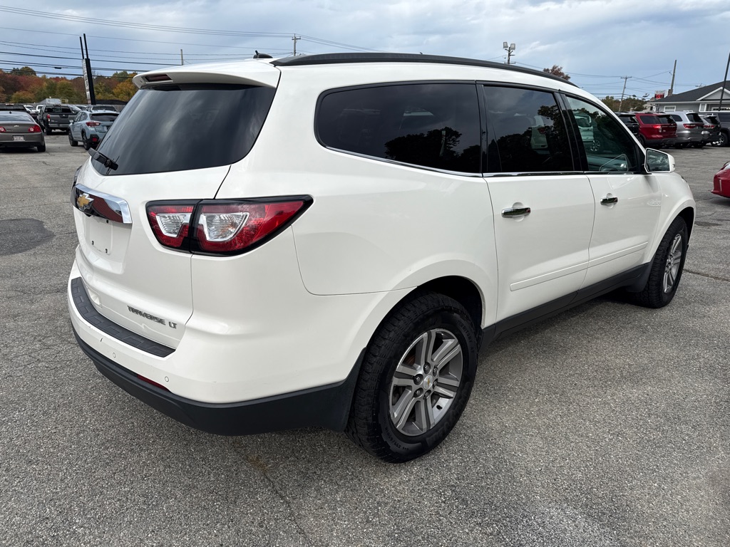 Photo 3 of this CHEVROLET TRAVERSE 2LT