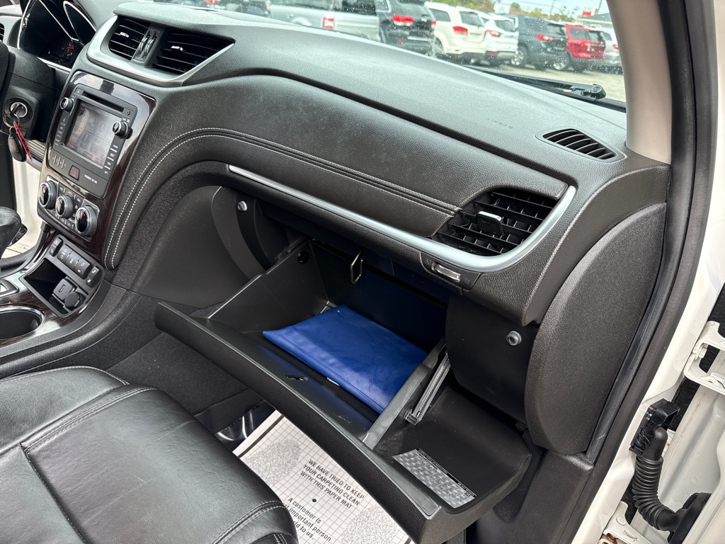Photo 37 of this CHEVROLET TRAVERSE 2LT