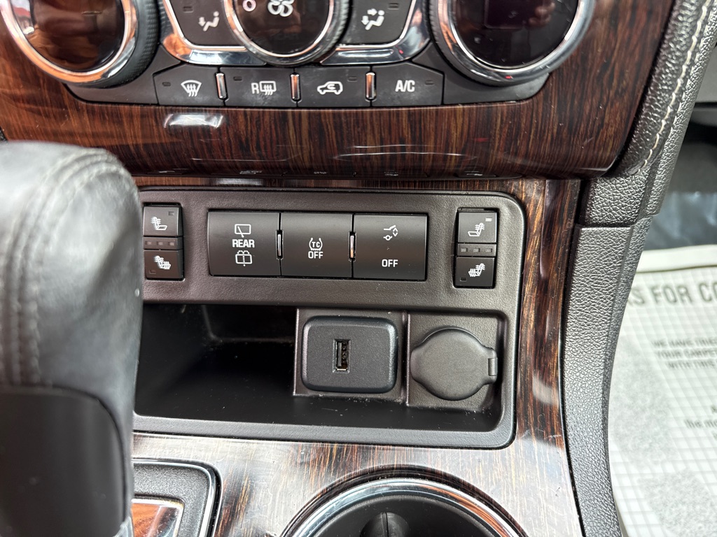 Photo 19 of this CHEVROLET TRAVERSE 2LT