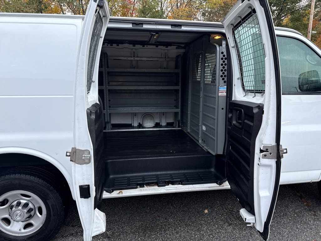 Photo 7 of this CHEVROLET EXPRESS G2500
