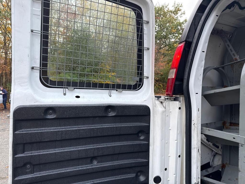 Photo 11 of this CHEVROLET EXPRESS G2500