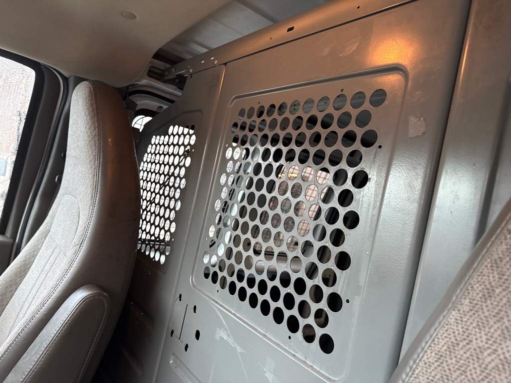 Photo 25 of this CHEVROLET EXPRESS G2500