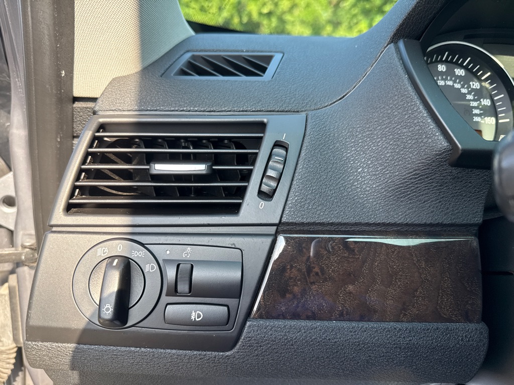 Photo 11 of this BMW X3 3.0SI AWD