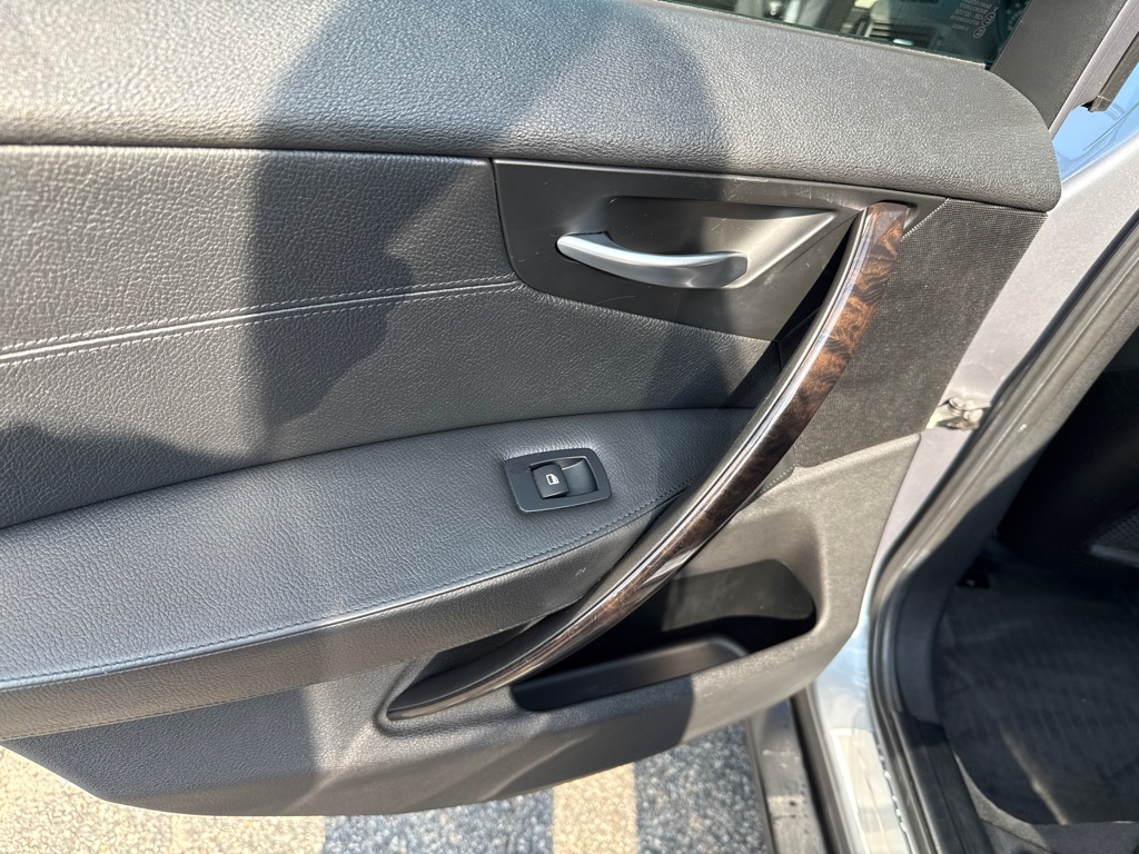 Photo 21 of this BMW X3 3.0SI AWD
