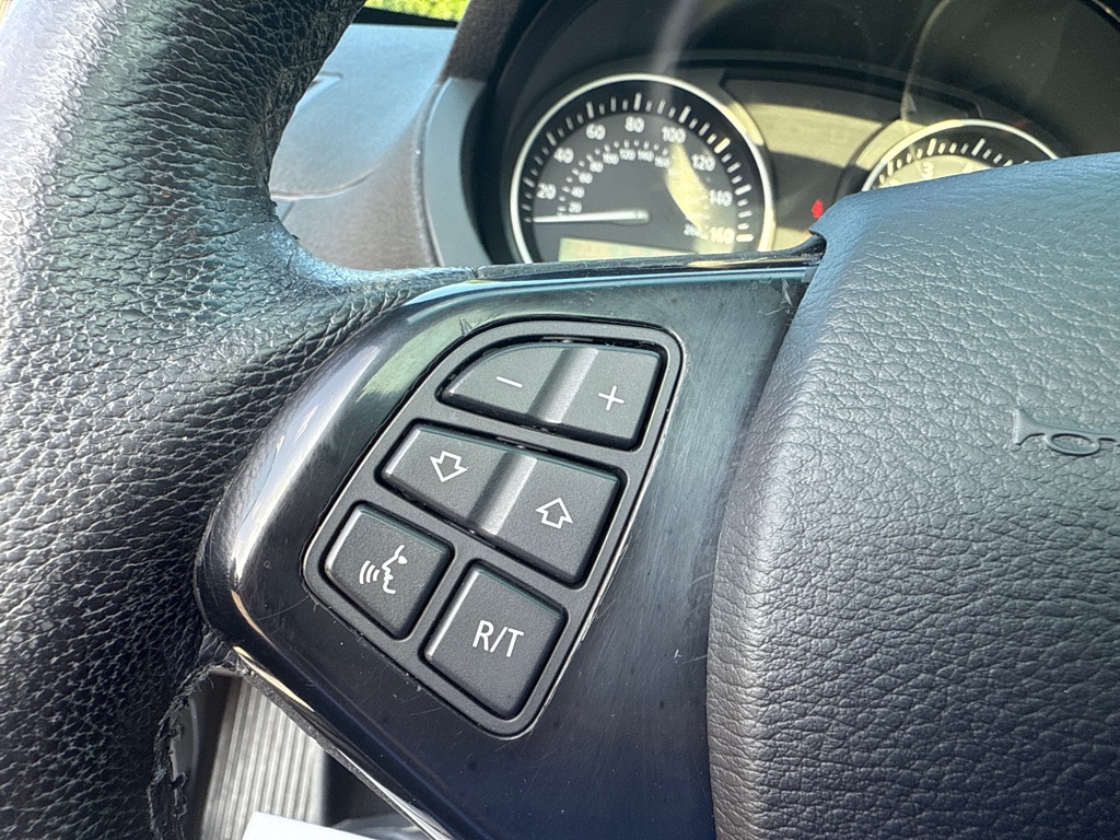 Photo 9 of this BMW X3 3.0SI AWD