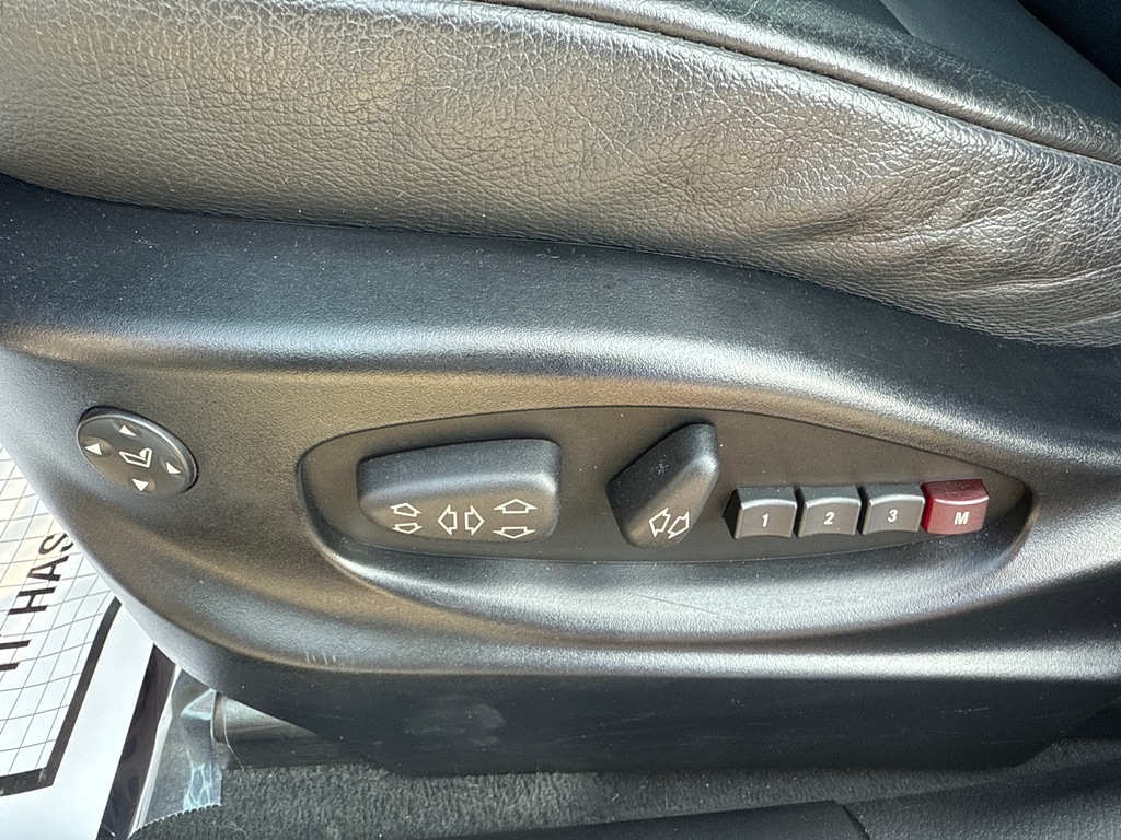 Photo 7 of this BMW X3 3.0SI AWD