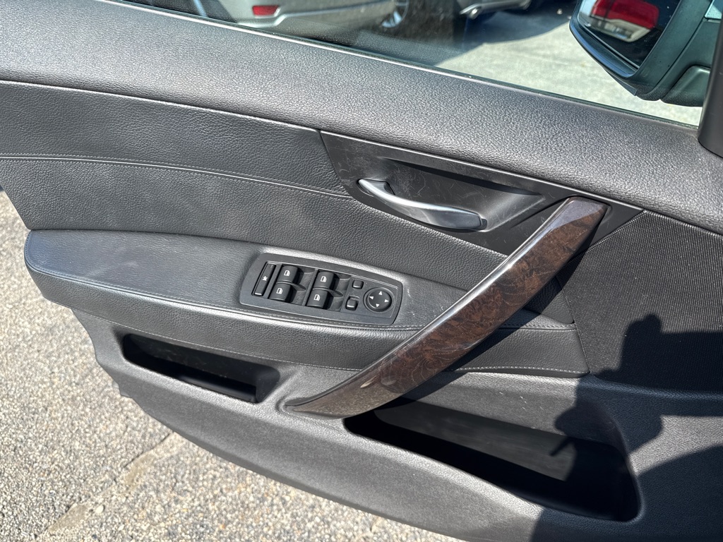 Photo 6 of this BMW X3 3.0SI AWD