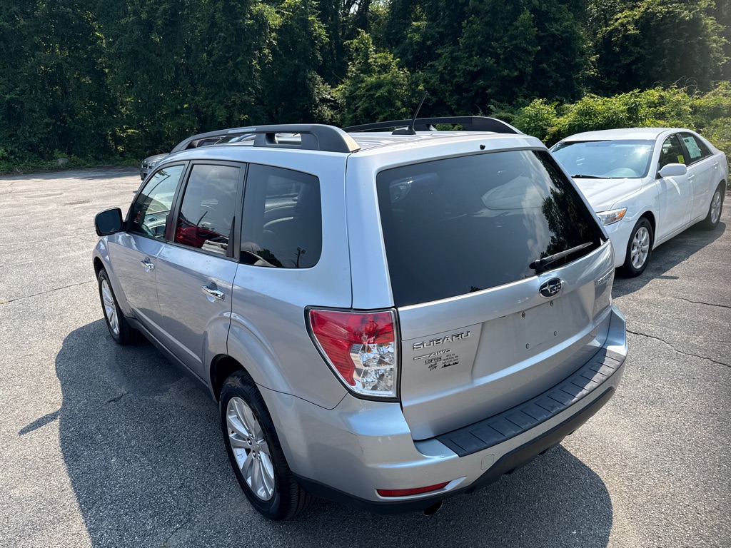 Photo 2 of this SUBARU FORESTER