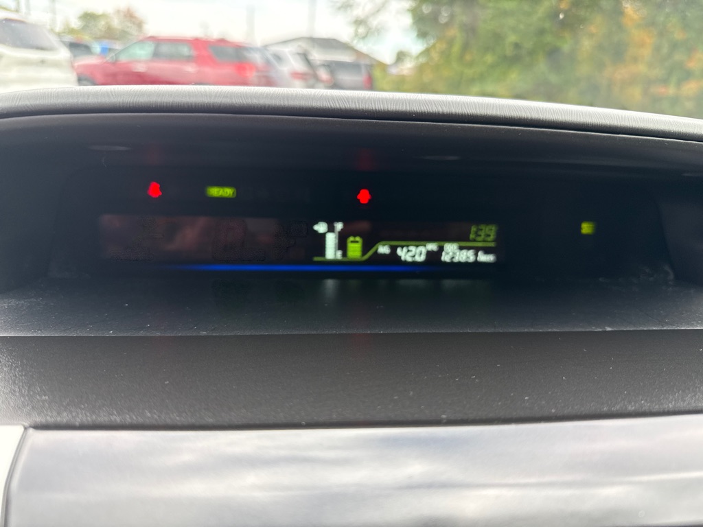 Photo 14 of this TOYOTA PRIUS V