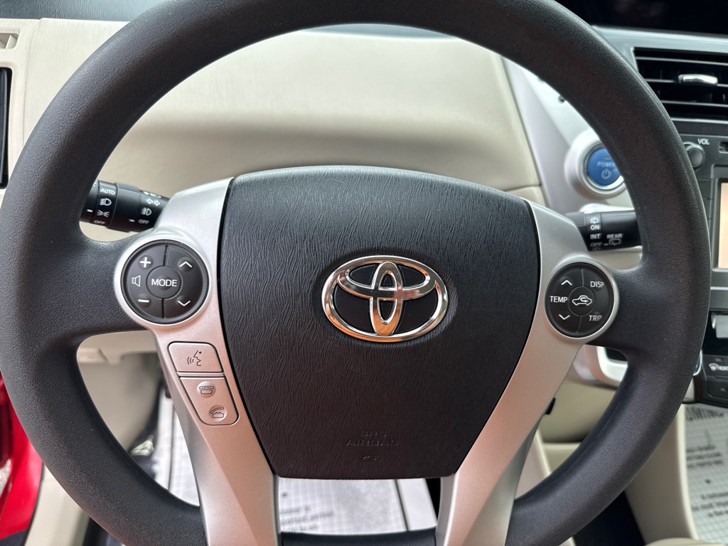 Photo 9 of this TOYOTA PRIUS V
