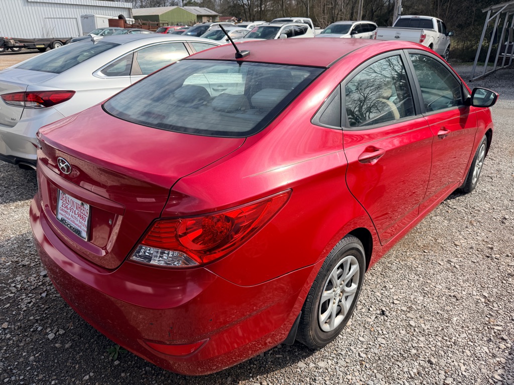 Photo 3 of this HYUNDAI ACCENT