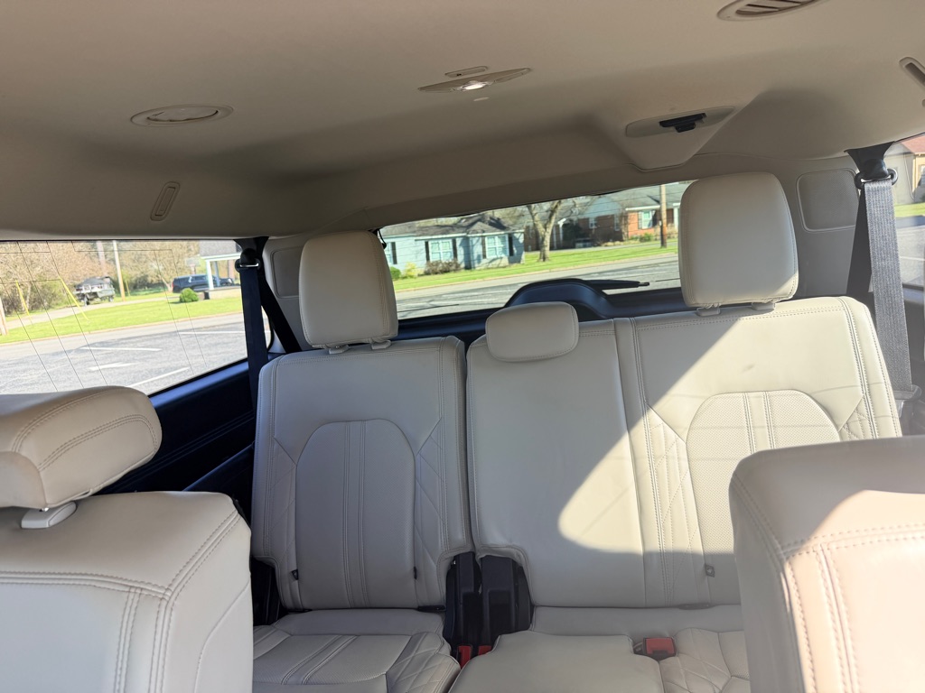 Photo 11 of this FORD EXPEDITION