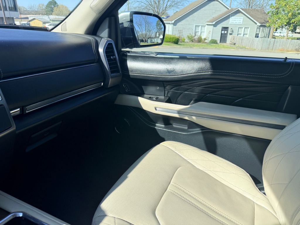 Photo 19 of this FORD EXPEDITION