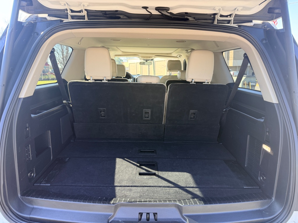 Photo 8 of this FORD EXPEDITION