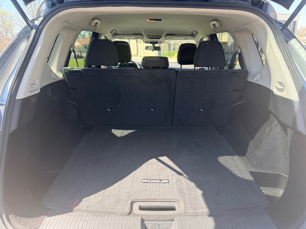 Photo 10 of this NISSAN ROGUE