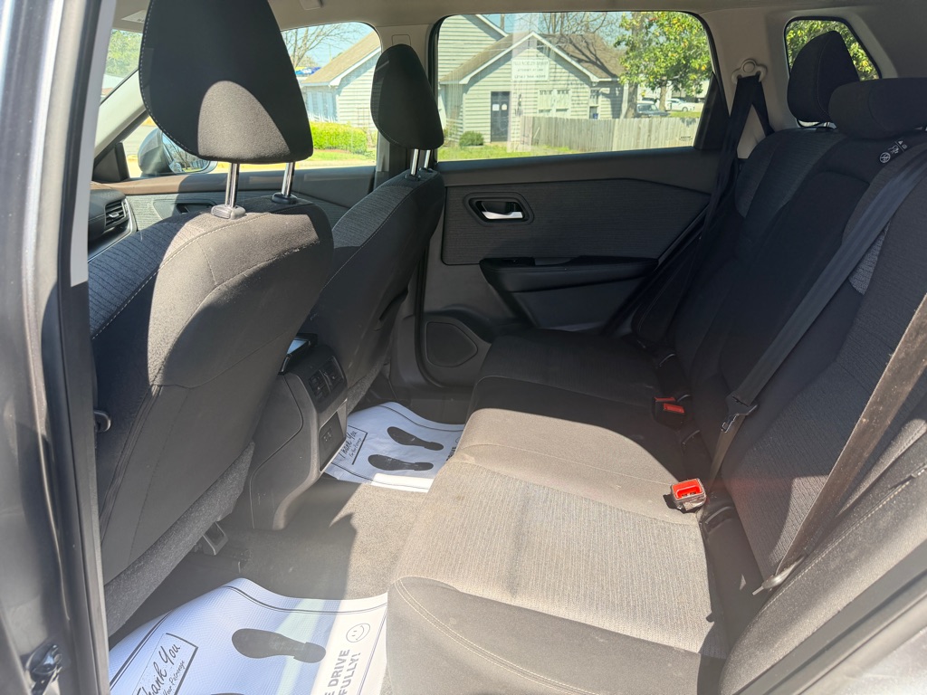 Photo 12 of this NISSAN ROGUE