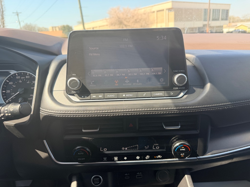 Photo 15 of this NISSAN ROGUE