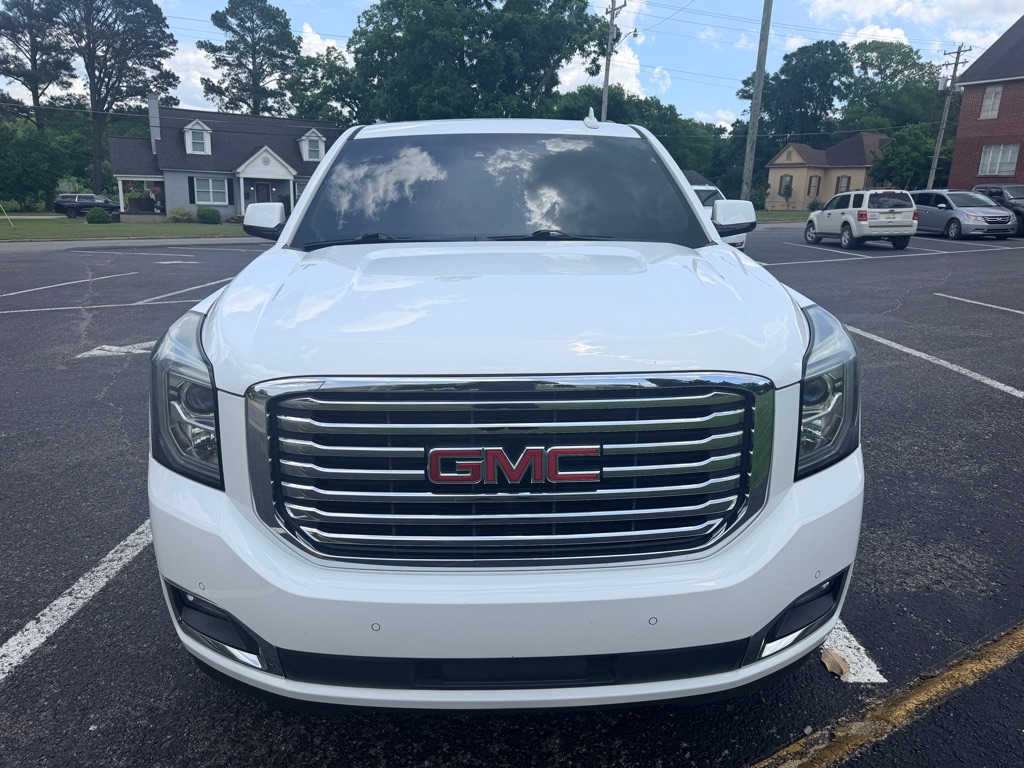 Photo 2 of this GMC YUKON