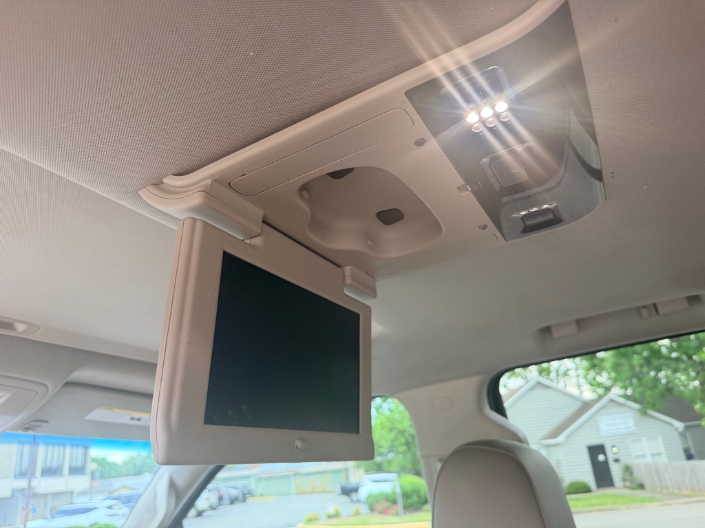 Photo 16 of this GMC YUKON