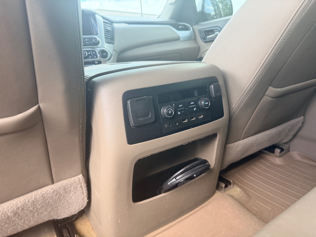 Photo 15 of this GMC YUKON