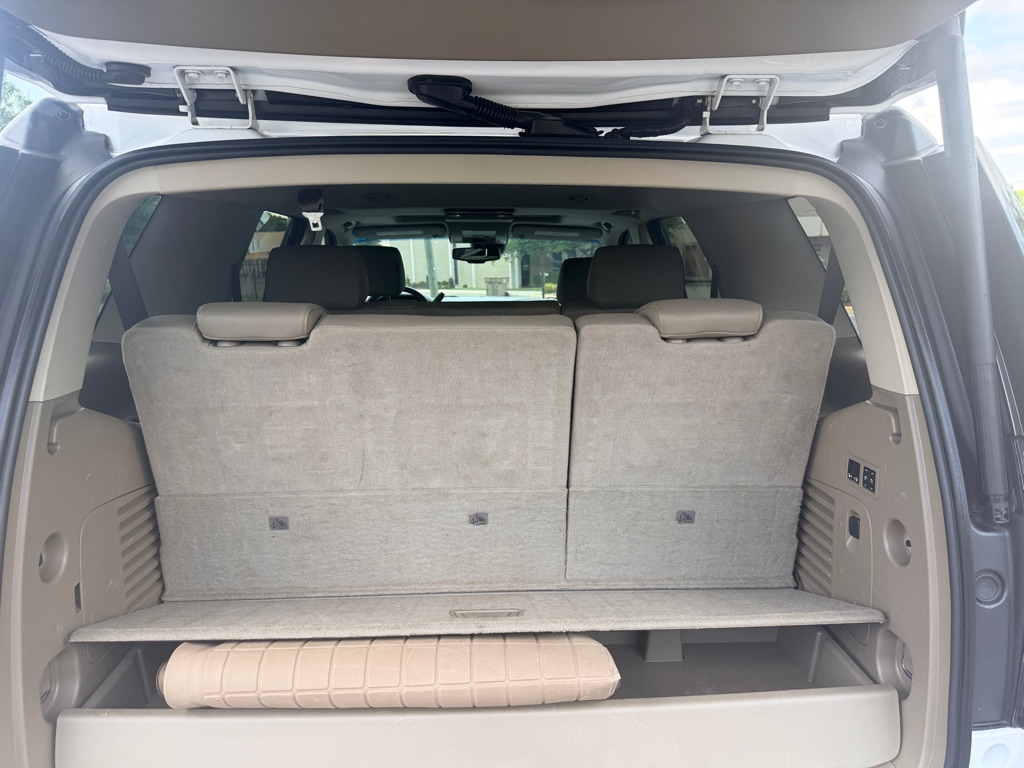 Photo 12 of this GMC YUKON