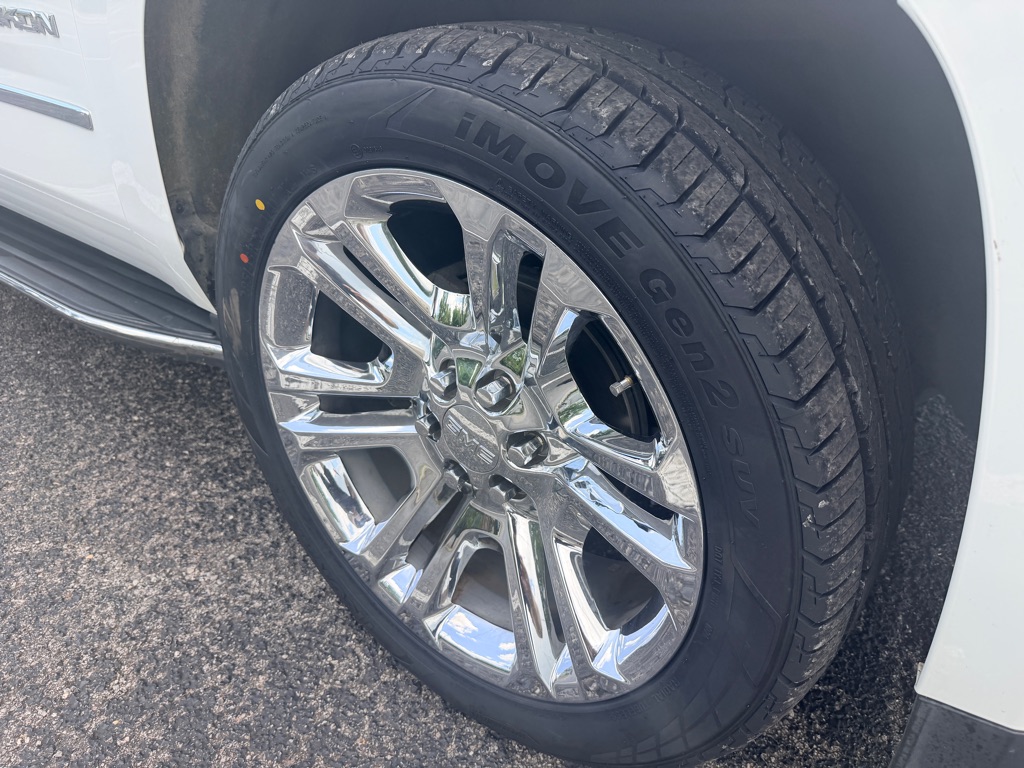 Photo 10 of this GMC YUKON