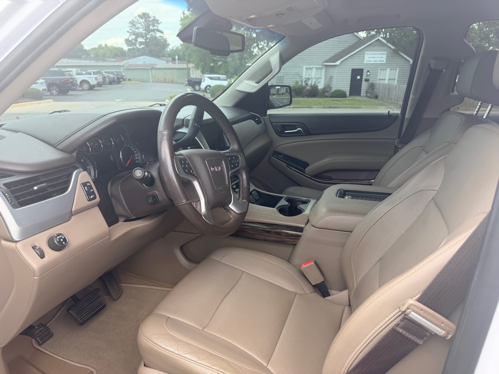 Photo 18 of this GMC YUKON