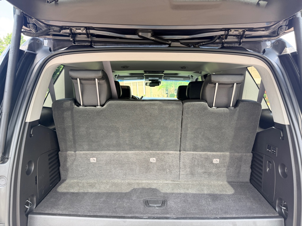 Photo 10 of this GMC YUKON