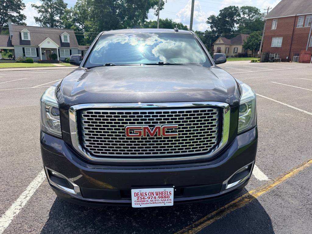 Photo 2 of this GMC YUKON