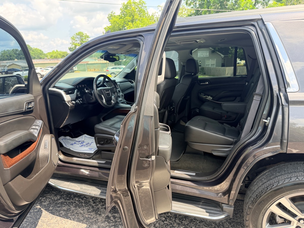 Photo 11 of this GMC YUKON