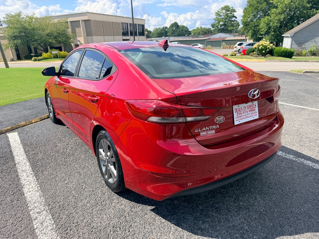 Photo 5 of this HYUNDAI ELANTRA