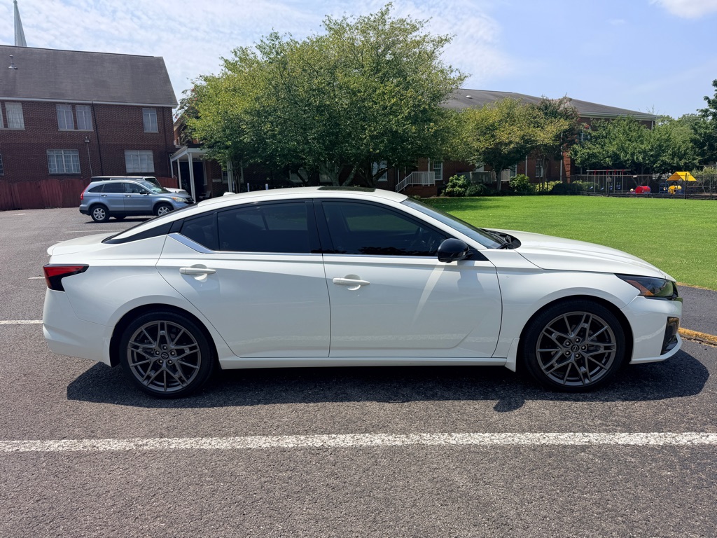 Photo 8 of this NISSAN ALTIMA