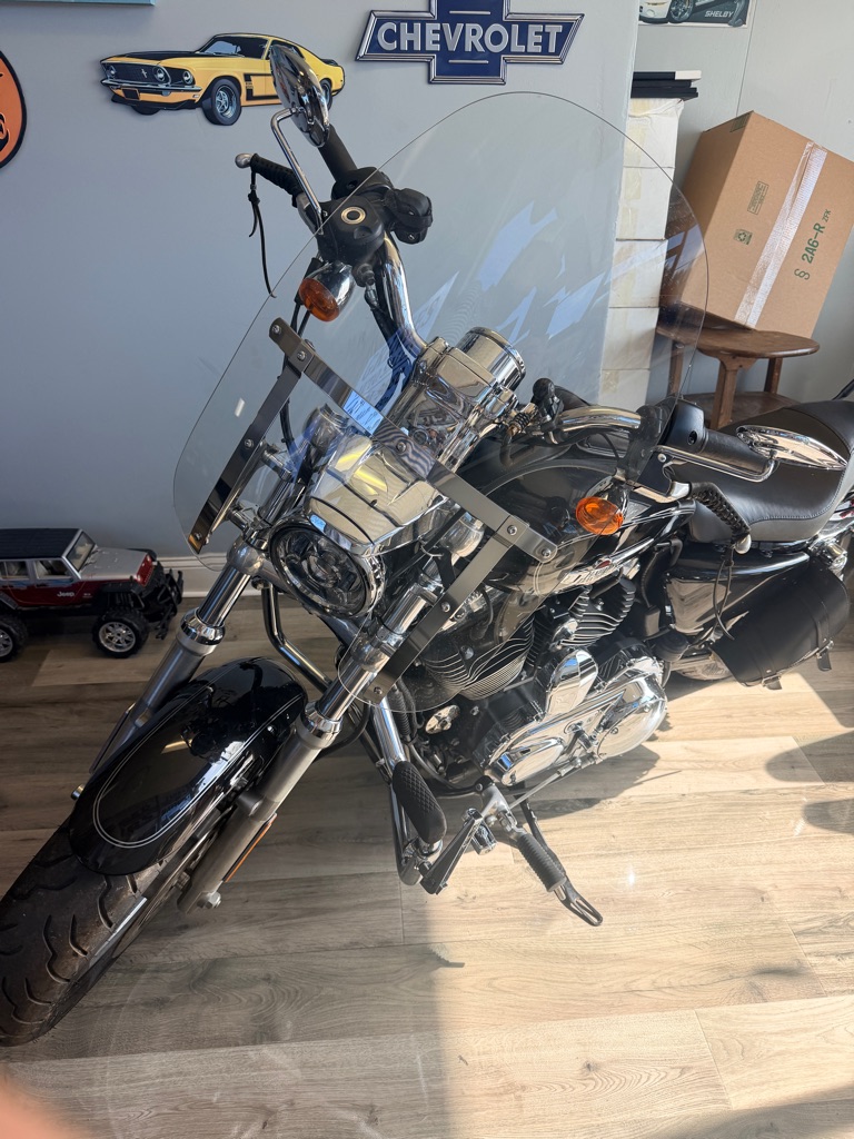 Photo 2 of this HARLEY DAVIDSON XL