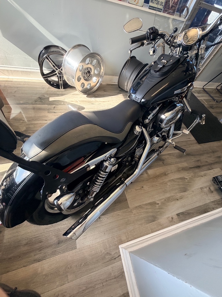 Photo 4 of this HARLEY DAVIDSON XL