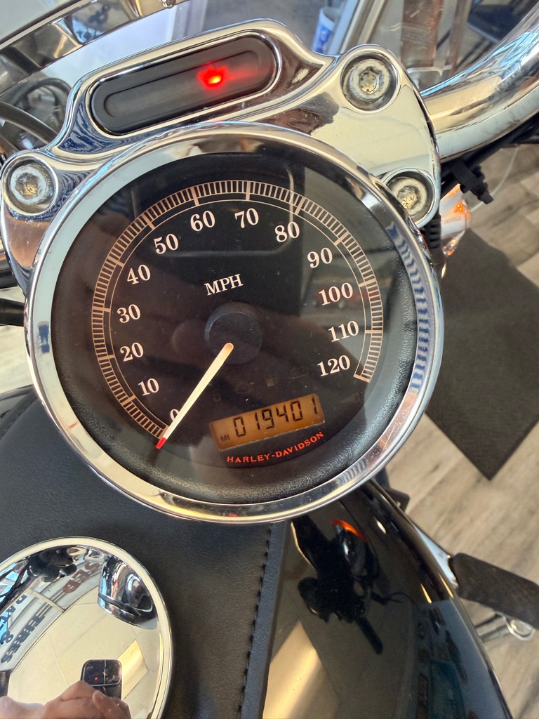 Photo 3 of this HARLEY DAVIDSON XL